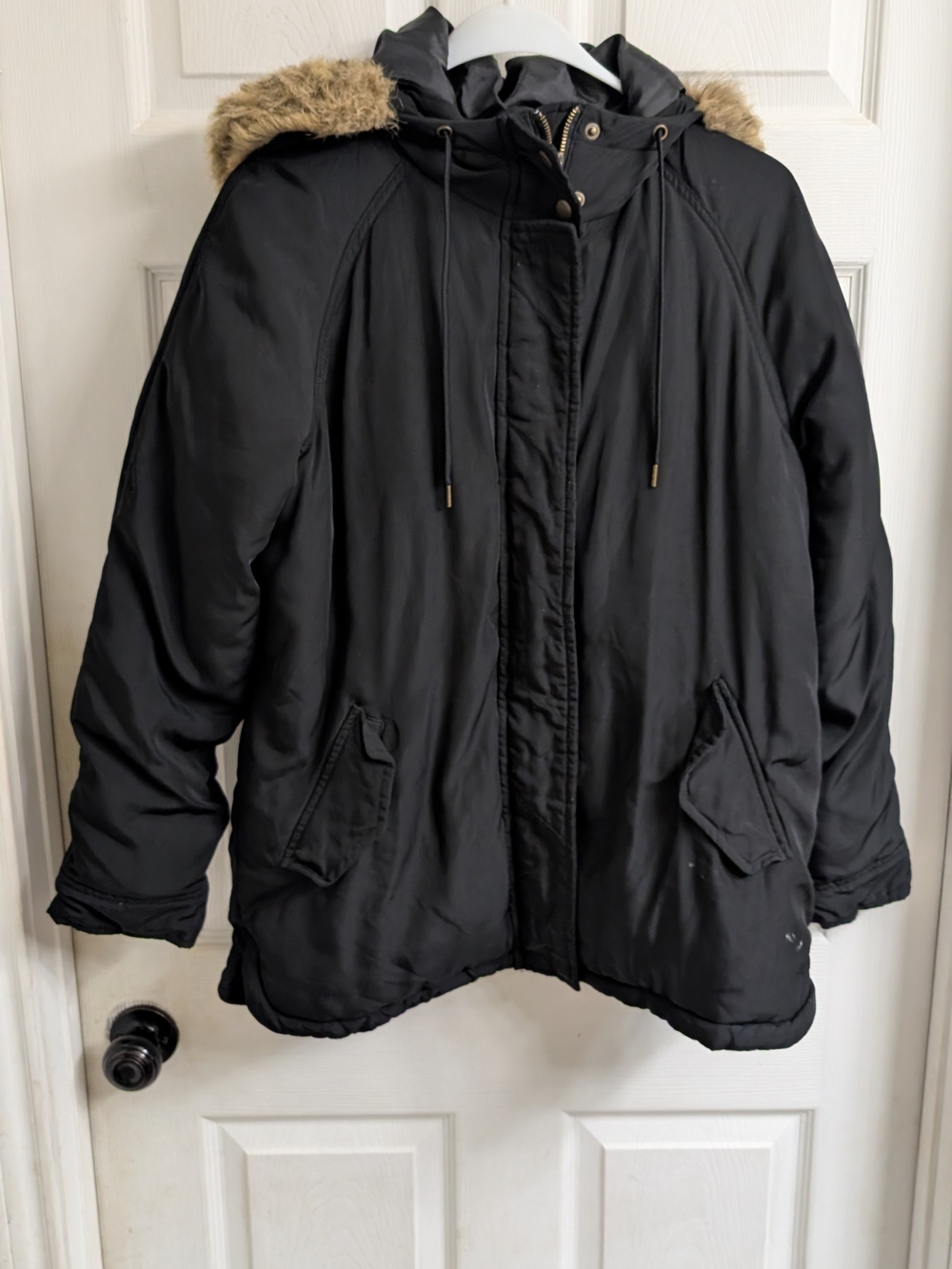 Womens Black Old Navy parka with faux fur hood